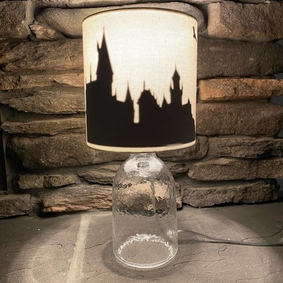 New Harry Potter Inspired Hogwarts Lamp - Picture 1 of 6
